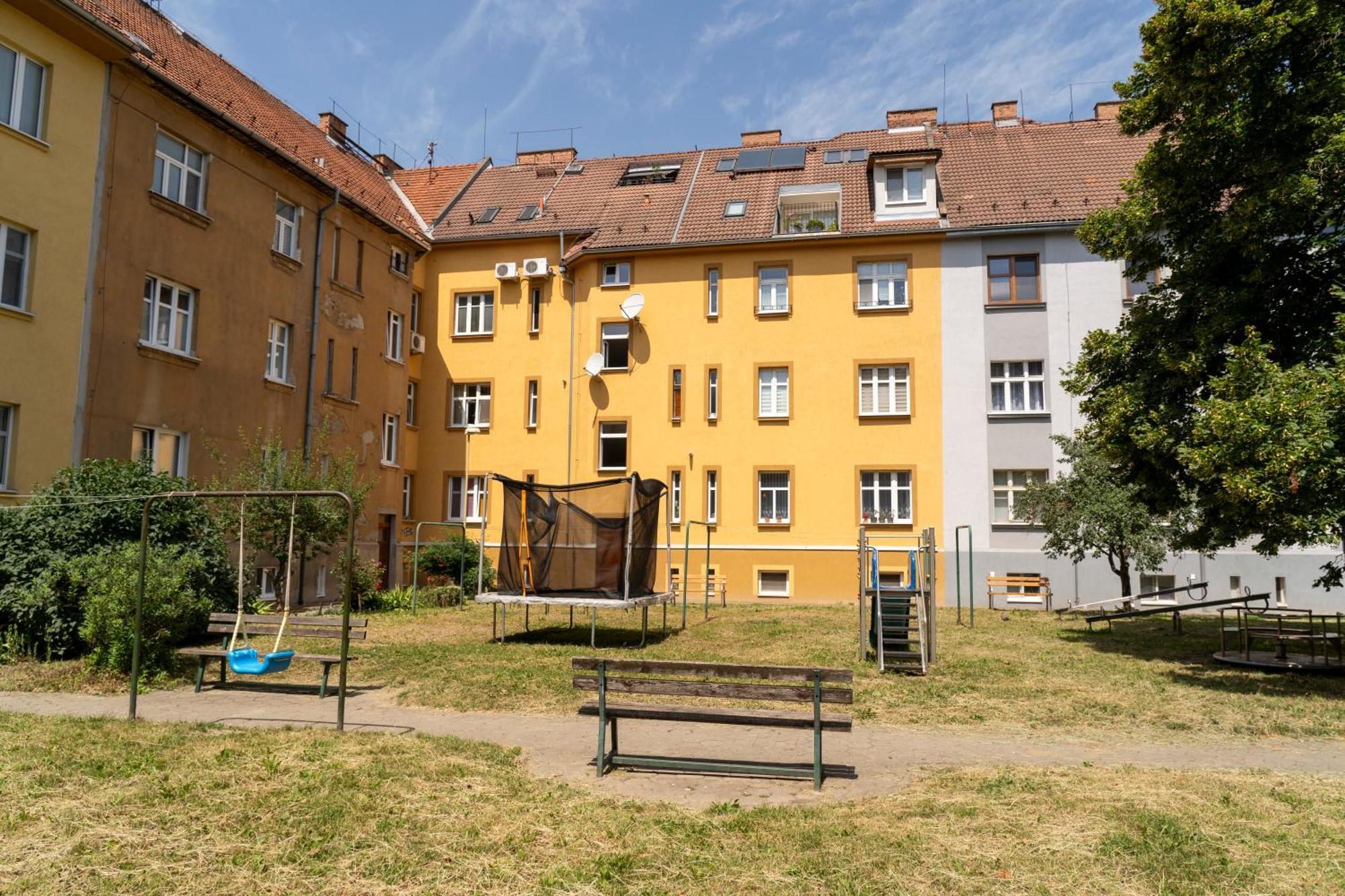 Business & Family Apartment Letna Caşonia Exterior foto