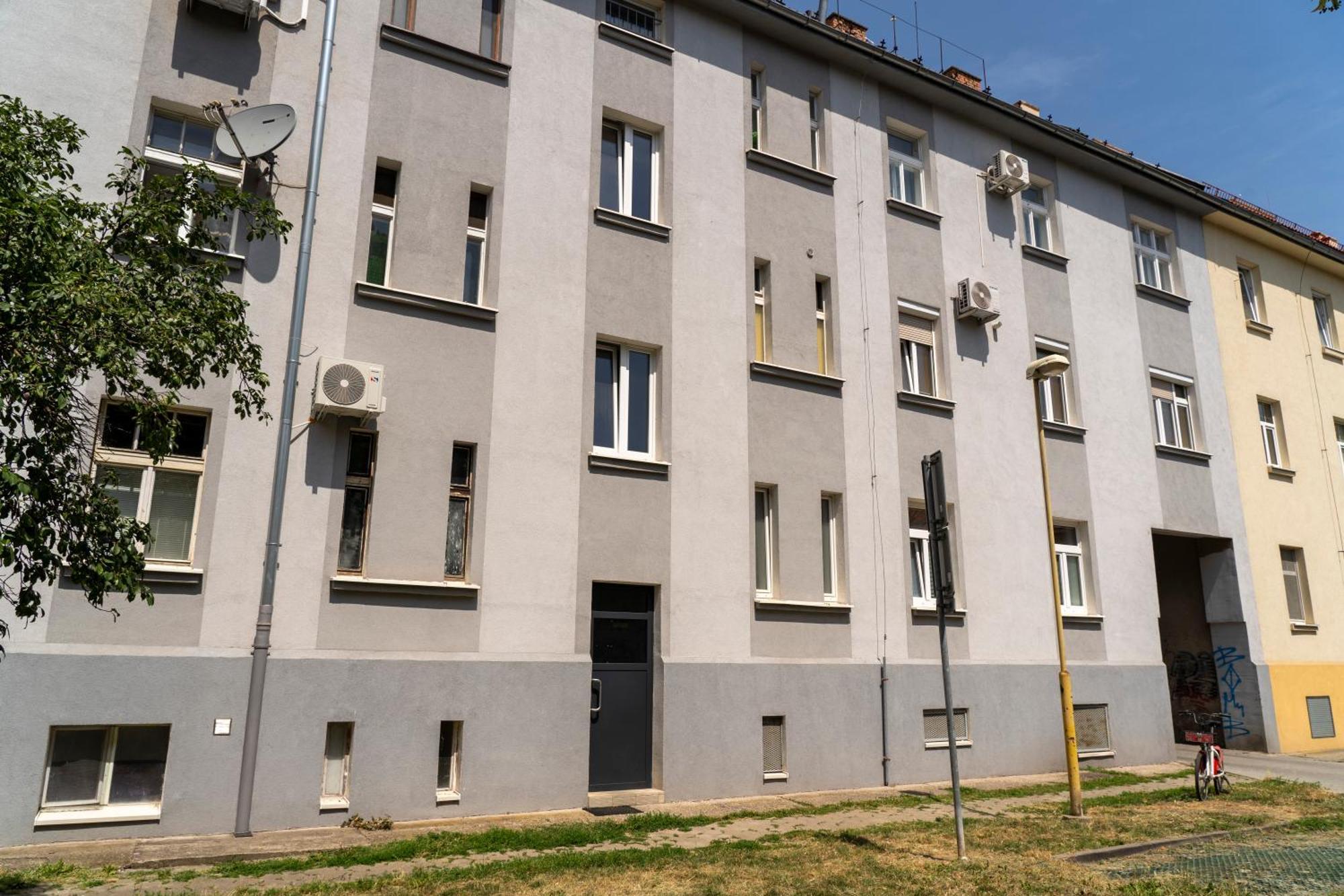 Business & Family Apartment Letna Caşonia Exterior foto