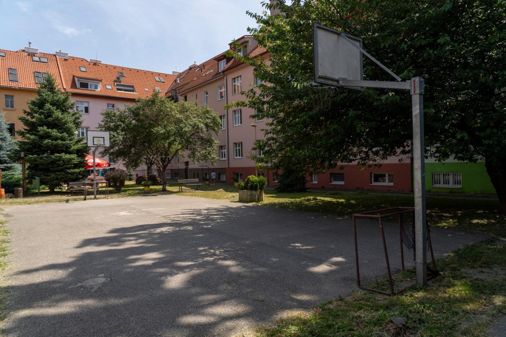 Business & Family Apartment Letna Caşonia Exterior foto
