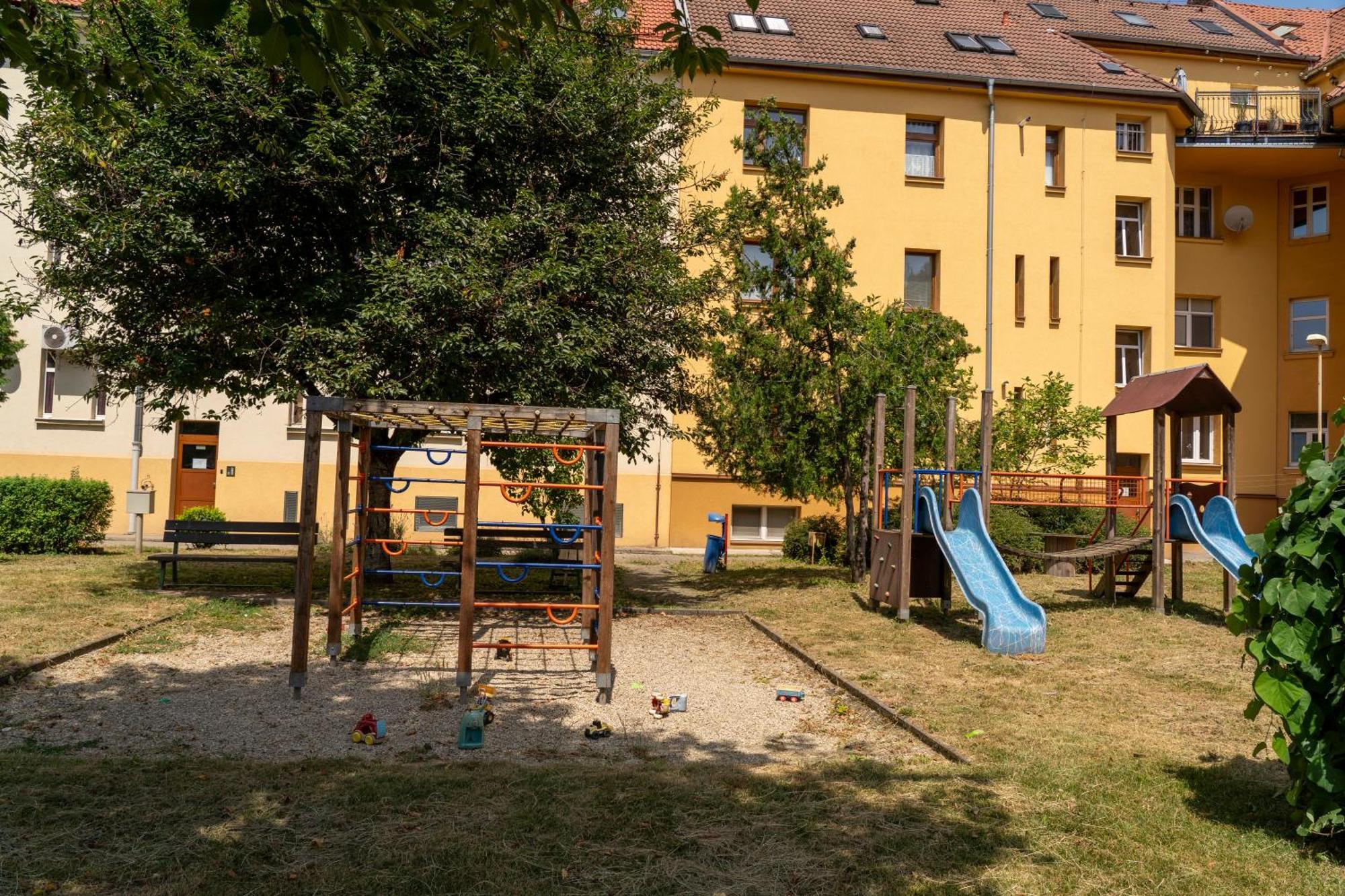Business & Family Apartment Letna Caşonia Exterior foto